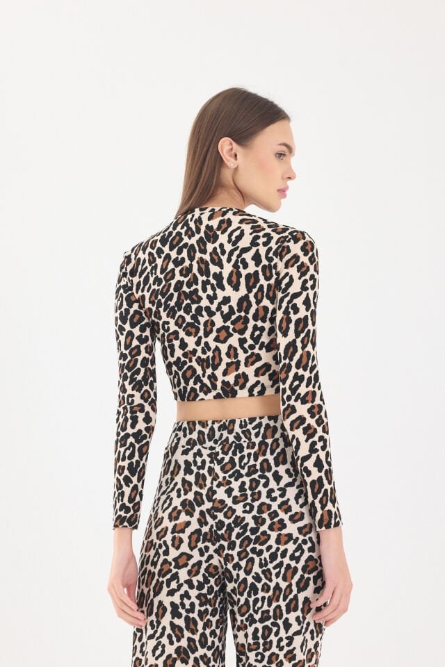 ÖN BURGULU LEOPAR CROP